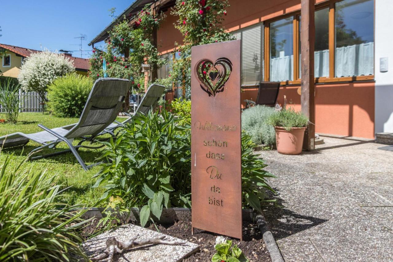 Fewo Im Gaestehaus Maximilian Eggelsberg Buitenkant foto